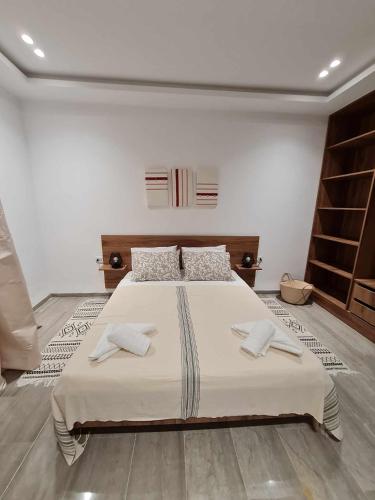 Raya في ميدون: غرفة نوم بسرير كبير مع وسادتين