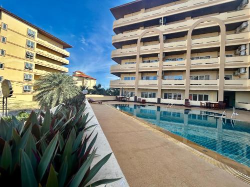 Bazén v ubytování View Talay Residence 4 Jomtien Beach 56 Sqm big balcony pool view nebo v jeho okolí