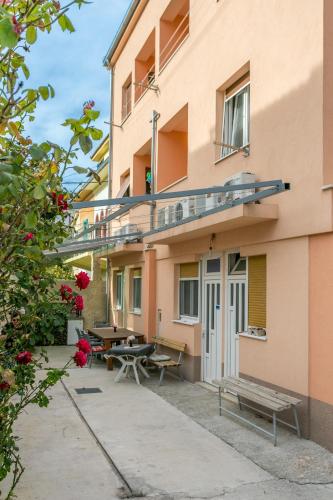 Apartments with parking space Split - 14051