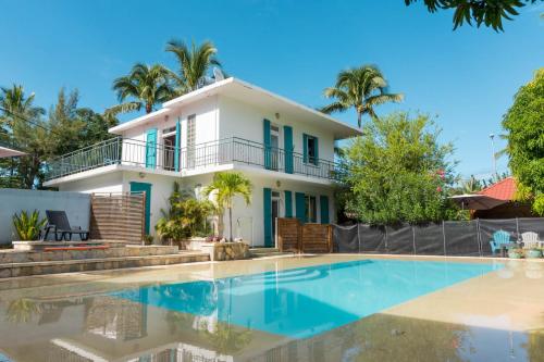 Villa Anthalo piscine chauffée et proximité lagon