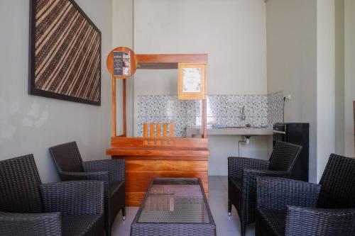 Kuchyň nebo kuchyňský kout v ubytování RedDoorz Syariah near Pascasarjana UGM 3