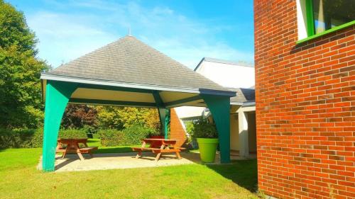 Taman di luar Camping le Martinet