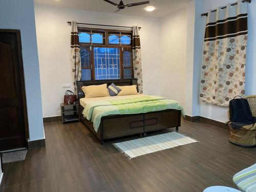 Llit o llits en una habitació de Himalayan Escapes - A Luxury Homestay