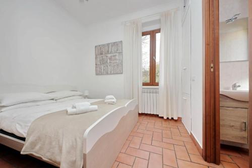 Homs Apartment In Rome by Halldis