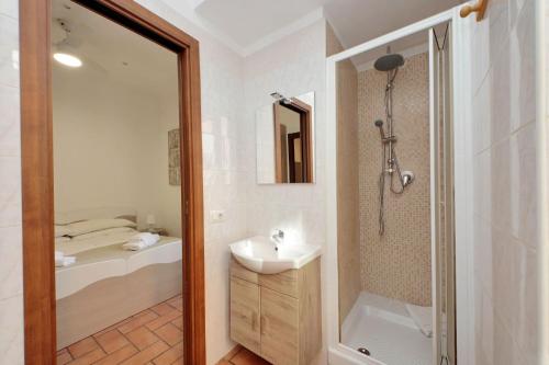 Homs Apartment In Rome by Halldis