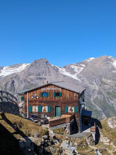 a building on the side of a mountain at Apartments Pihapperhof in Mittersill