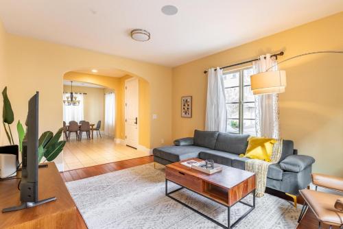 Gallery image of Milpitas 4br w garage nr mall dining SFO-1593 in Milpitas