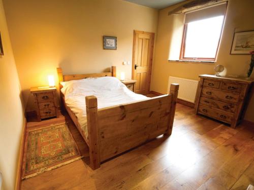 En eller flere senge i et værelse på 1 Bed in Combs PK674