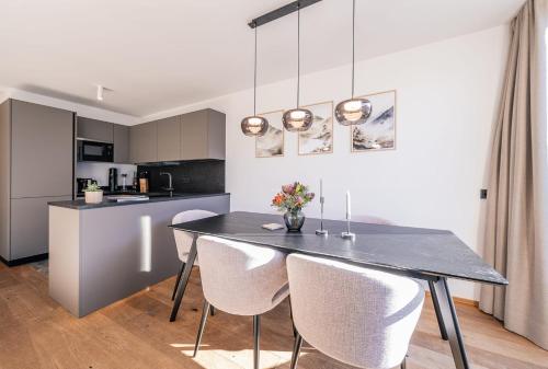 Kuchyňa alebo kuchynka v ubytovaní Modern Apartment with Panoramic View
