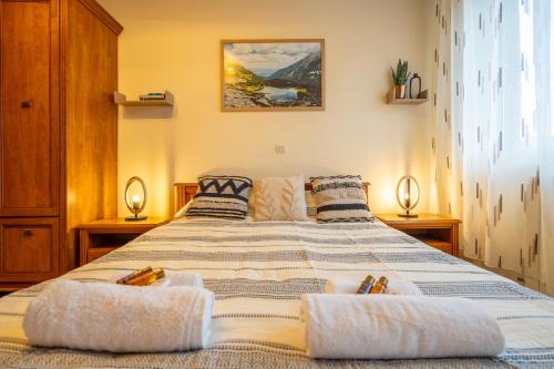 Premium comfy 2BDR Apt - Free Parking - Fast Wi-Fi