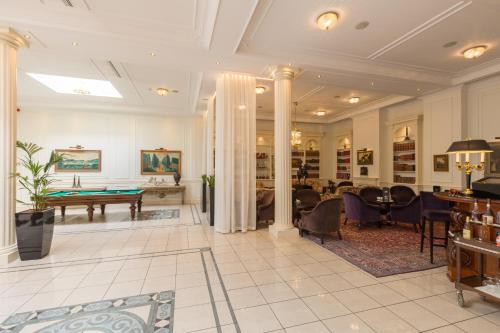 Posezení v ubytování Stanhope Hotel by Thon Hotels