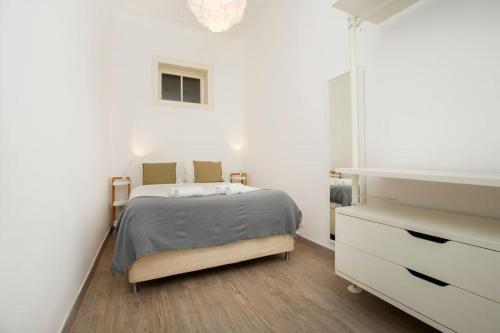 Vintage Apartment w/ Terrace