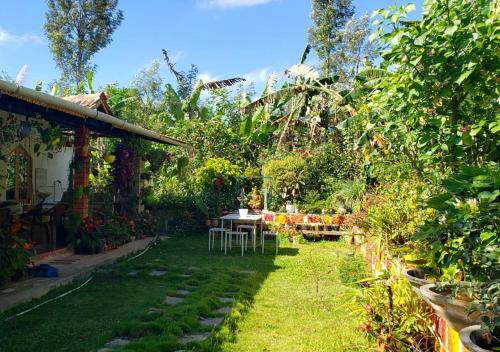 Zahrada ubytování Navilu Kallu Homestay by StayApart