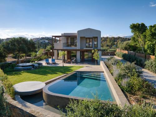 Beachfront Linum Escape Retreat with a Heated Pool