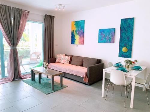 Uma área de estar em Apartment with garden, Beautiful place on Estrella Dominicus-Bayahibe