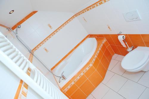 Koupelna v ubytování Hotel Praha Potštejn
