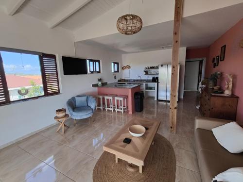 Η κουζίνα ή μικρή κουζίνα στο Home Sweet Home Jan Thiel Curacao best view