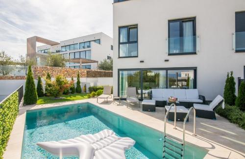 Apartment Sofija with Pool