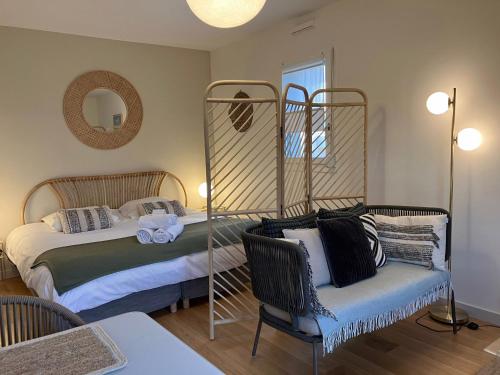 LE NID DES CEDRES - Magnifique Studio terrasse Montplaisir