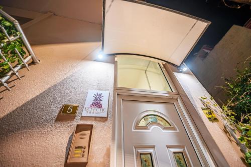 ヴォロスにあるEclectic 2BR apartmentのギャラリーの写真
