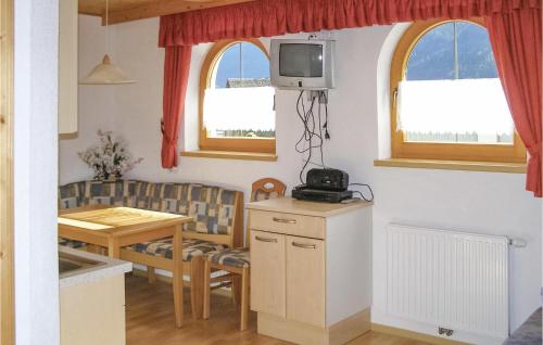 Ett kök eller pentry på Nice Apartment In Kappl With 1 Bedrooms And Wifi
