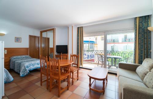 Apartamentos Leonor Carihuela