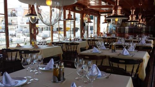 Gallery image of Hotel Portofino by InsideHome in Empuriabrava