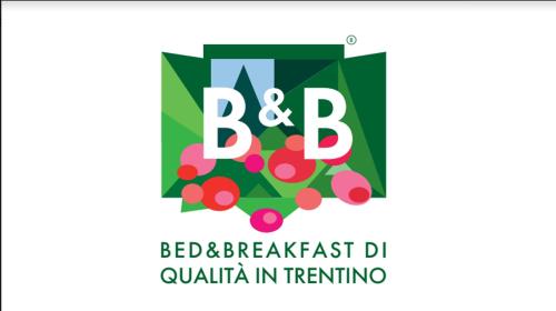 un logotipo para una bcario breakfastdi quoutine en el tratamiento en Haus Senter, 