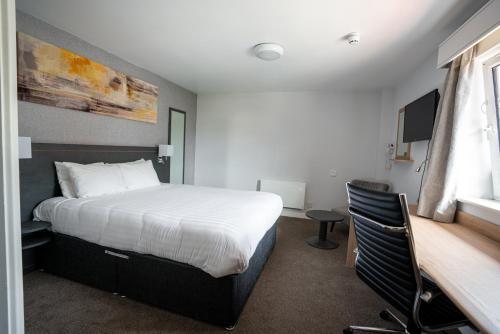 Pendulum Hotel Image
