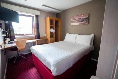 Pendulum Hotel Image