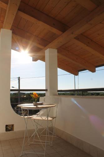 Balkoni atau teres di Like At Home B&B