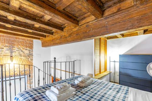 GuestHost - Florence Oltrarno Duplex Apartment