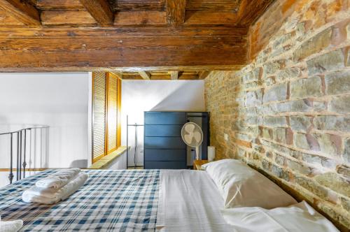 GuestHost - Florence Oltrarno Duplex Apartment