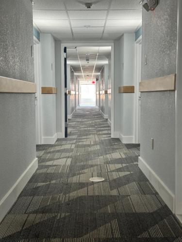 Фотография из галереи Studio 6 Suites East Syracuse Airport в городе Ист-Сиракьюс