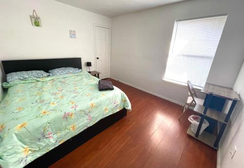 Ένα ή περισσότερα κρεβάτια σε δωμάτιο στο Private room in Dallas near downtown