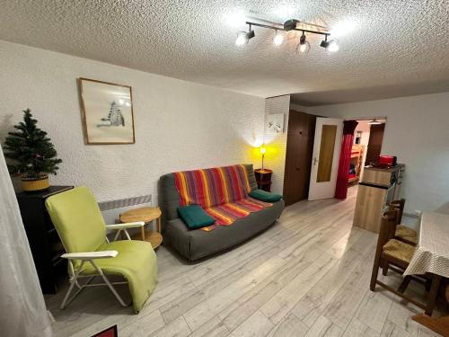 Posezení v ubytování Studio Cabine avec Jardinet à Corrençon, Navette Gratuite, Proche Village et Pistes de Ski - FR-1-515-52