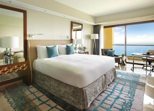  Fairmont Ajman -  Room  picture :   Tea/Coffee maker    Minibar    Shower                           