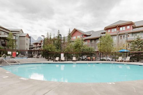 Gallery image of Wolf Mountain Escape in Canmore