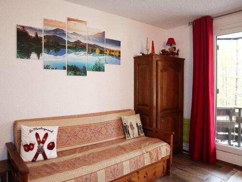 Studio rénové 6 pers, accès direct pistes, proche commerces et télésiège, balcon exposé Est - FR-1-322-461