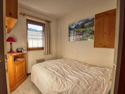 Een bed of bedden in een kamer bij Appartement Morillon Village, 2 pièces, 5 personnes - FR-1-642-63
