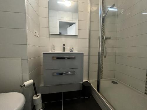 Appartement 3 pièces à 100m de la plage avec grande terrasse et WIFI – Les Sables-d'Olonne - FR-1-197-537