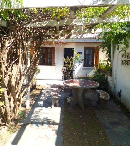 TRIPLEX TIPO CASA - MAXIMO 6 PERSONAS- 2 plantas y entrepiso