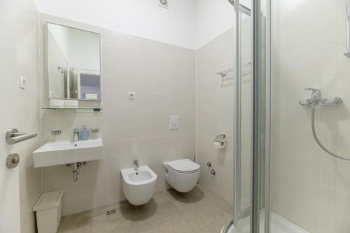 Bilik mandi di Niva Rooms & Studio Apartment