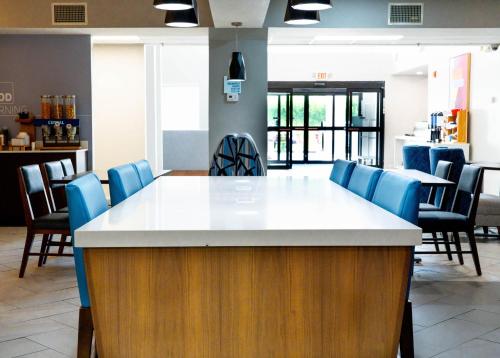 Posezení v ubytování Holiday Inn Express Hotel & Suites Hiawassee by IHG
