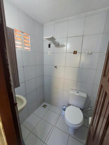 Kúpeľňa v ubytovaní Duplex econômico vila ponta negra