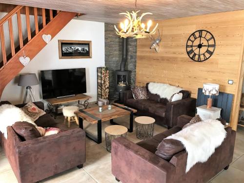 Chalet cosy 4* à 100m des pistes, avec sauna, WIFI et parking privé - FR-1-267-269