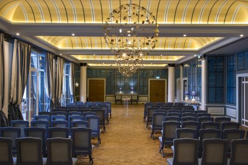 Kawasan bisnes dan/atau bilik persidangan di Regent Porto Montenegro