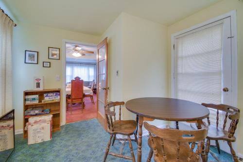 Galeriebild der Unterkunft Convenient, Pet-Friendly Rochester Vacation Rental in Rochester