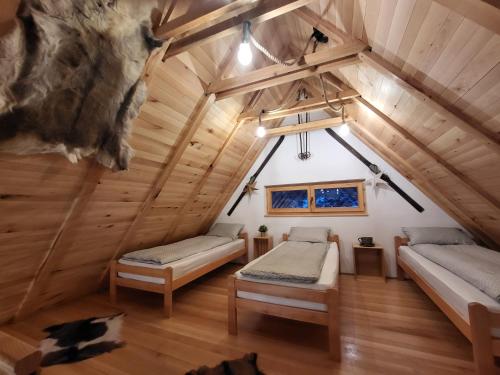 Antić apartmani Stara planinaにあるベッド