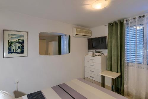 Apartments by the sea Korcula - 9321